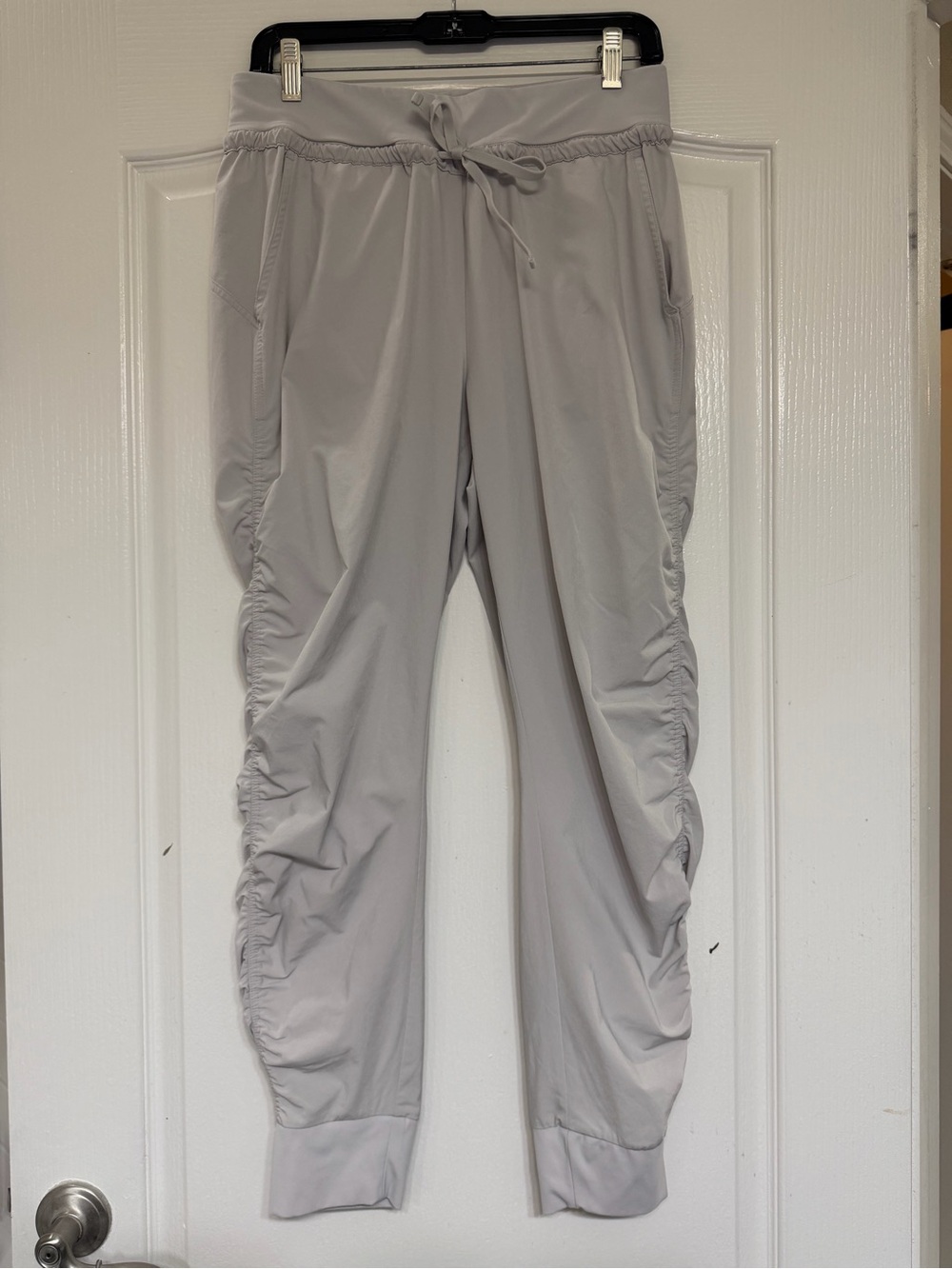 Athleta Attitude Pant Size 6 Gray Ruched Jogger Drawstring Waist